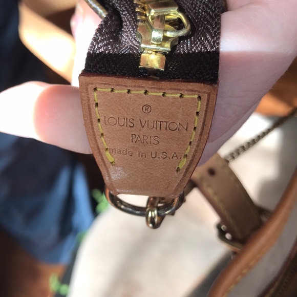 Authentic Louis Vuitton Petit Bucket - Picture 6 of 16